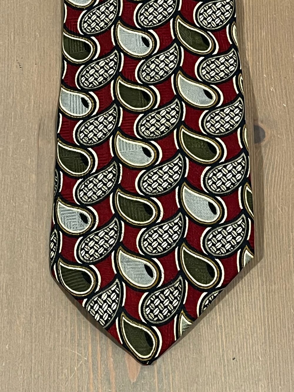 New Haven Neckwear Company Silk Tie Mod Geo Print Preppy Classic Office Wedding